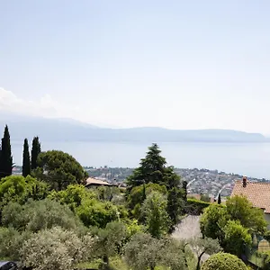apartment-with-a-wonderful-view-of-lake-garda.it-lombardy.com/