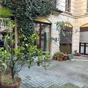 luxury-loft-near-duomo-garage.it-lombardy.com/